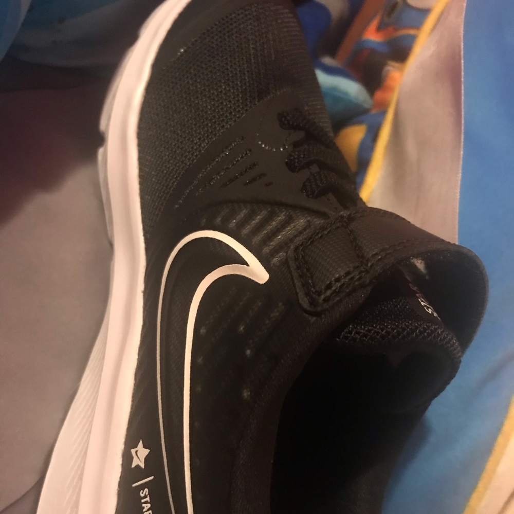 Boys new Nike sneakers 13.5 - Picture 2 of 2